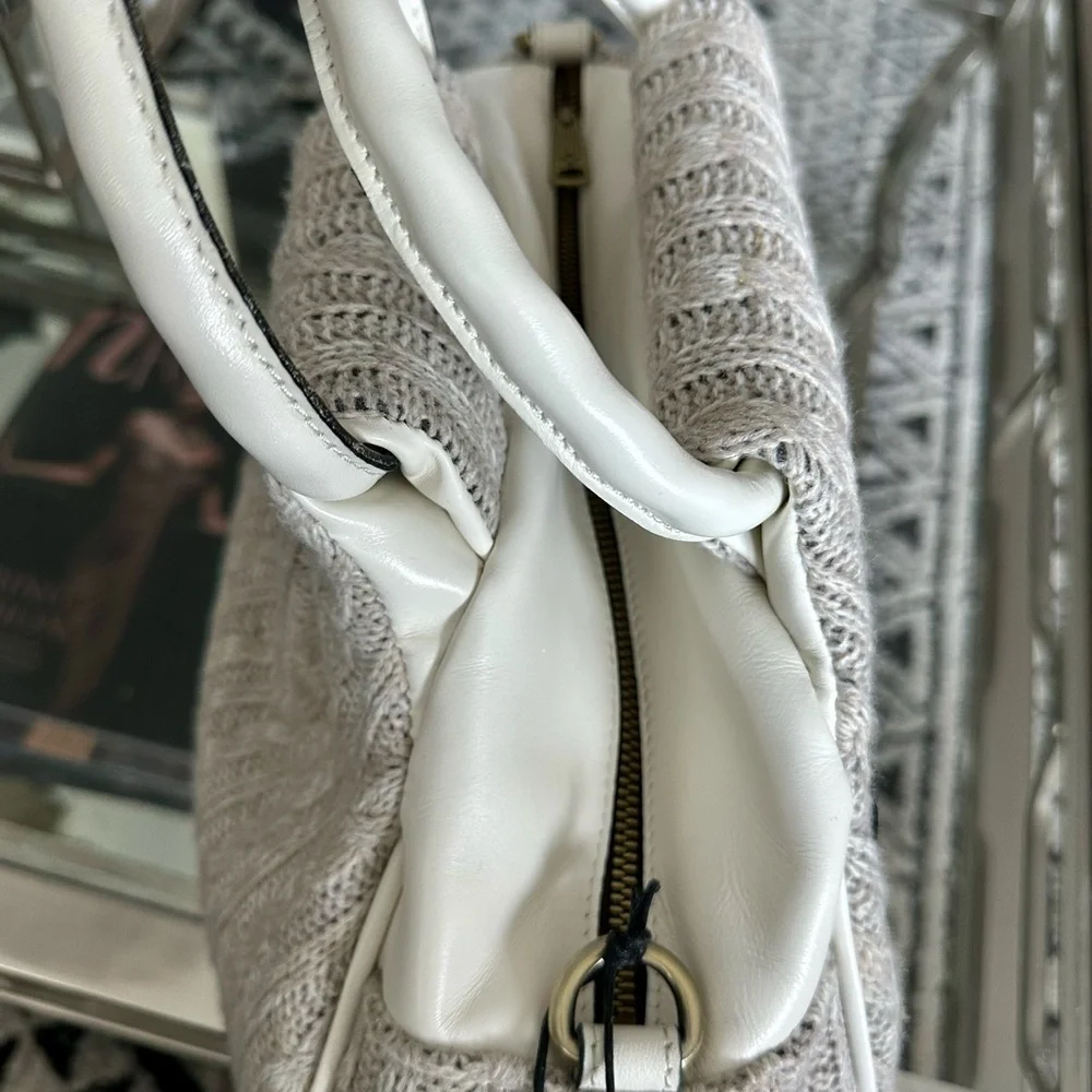 Patricia Nash White and Gray Shoulder Bag with Knit Texture - Picture 4 of 11